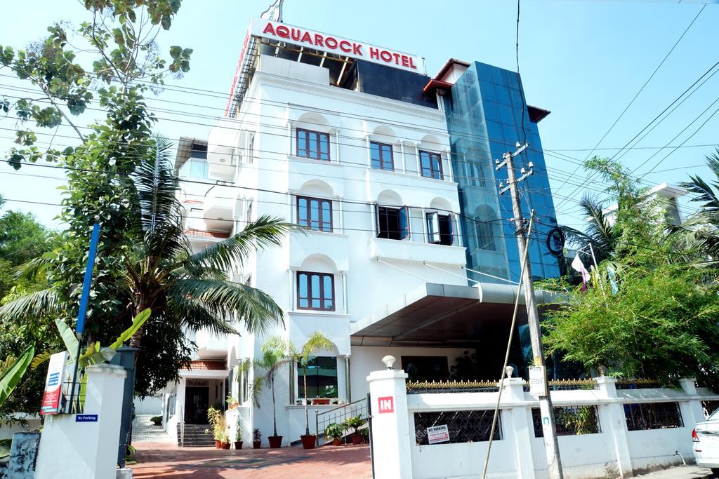 Aquarock Hotel Kazhakuttam Екстер'єр фото