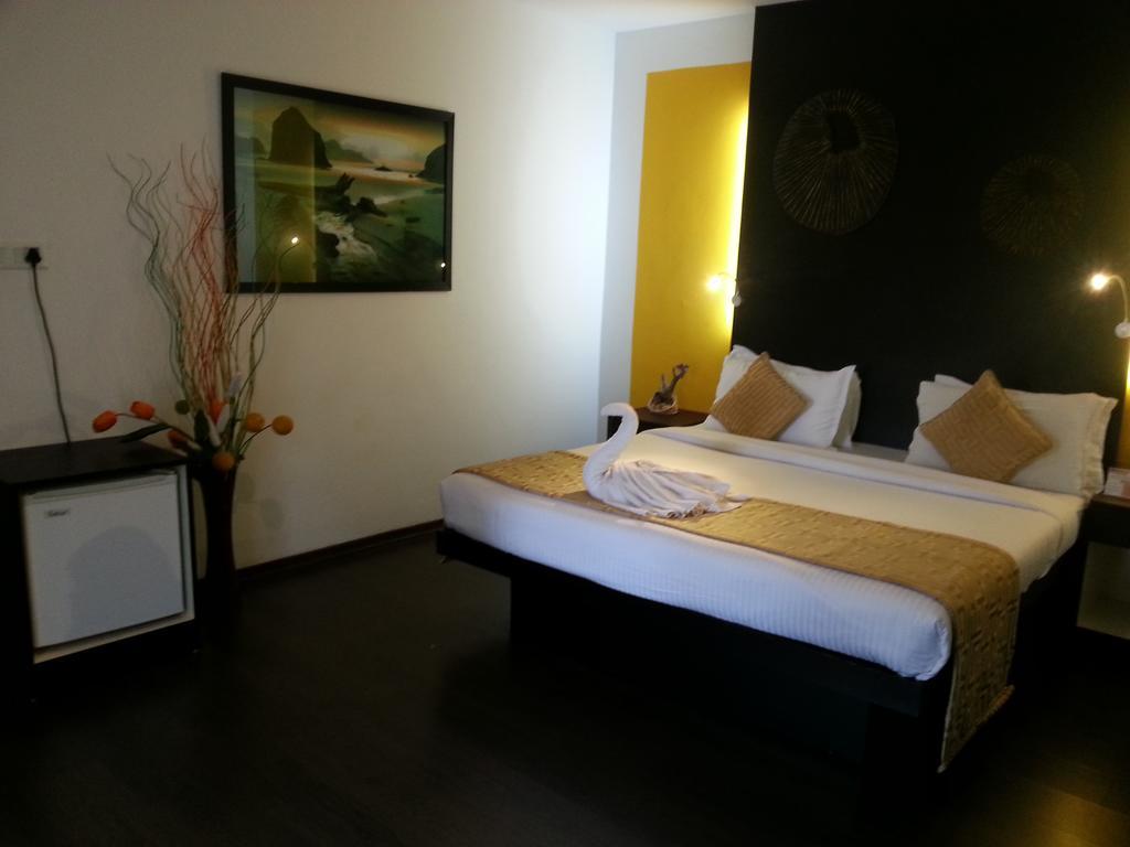 Aquarock Hotel Kazhakuttam Екстер'єр фото