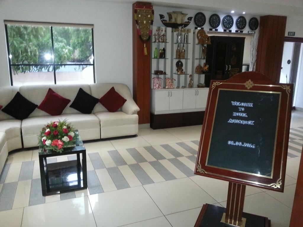 Aquarock Hotel Kazhakuttam Екстер'єр фото
