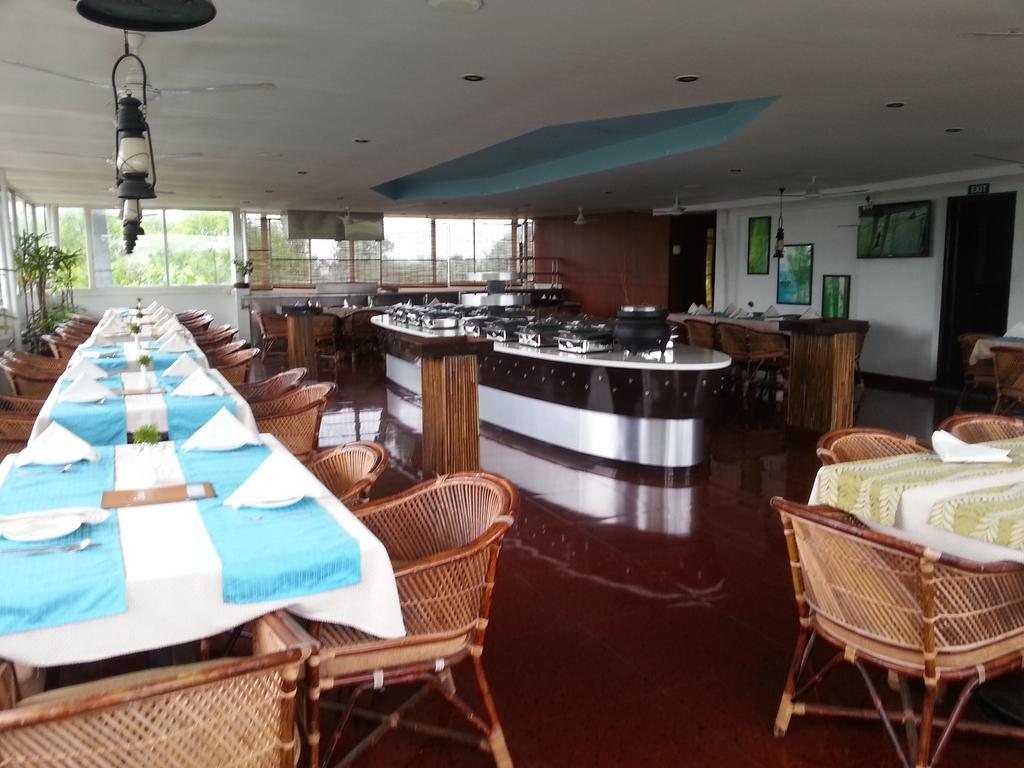 Aquarock Hotel Kazhakuttam Екстер'єр фото
